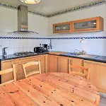 4 Bedroom Gorgeous In Prázdninový dům Montchamp (Calvados)