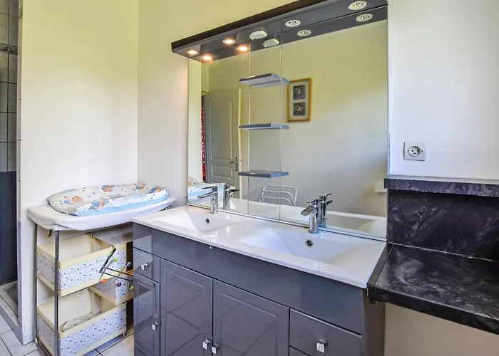 בית נופש Cozy In With Kitchen Montchamp (Calvados)